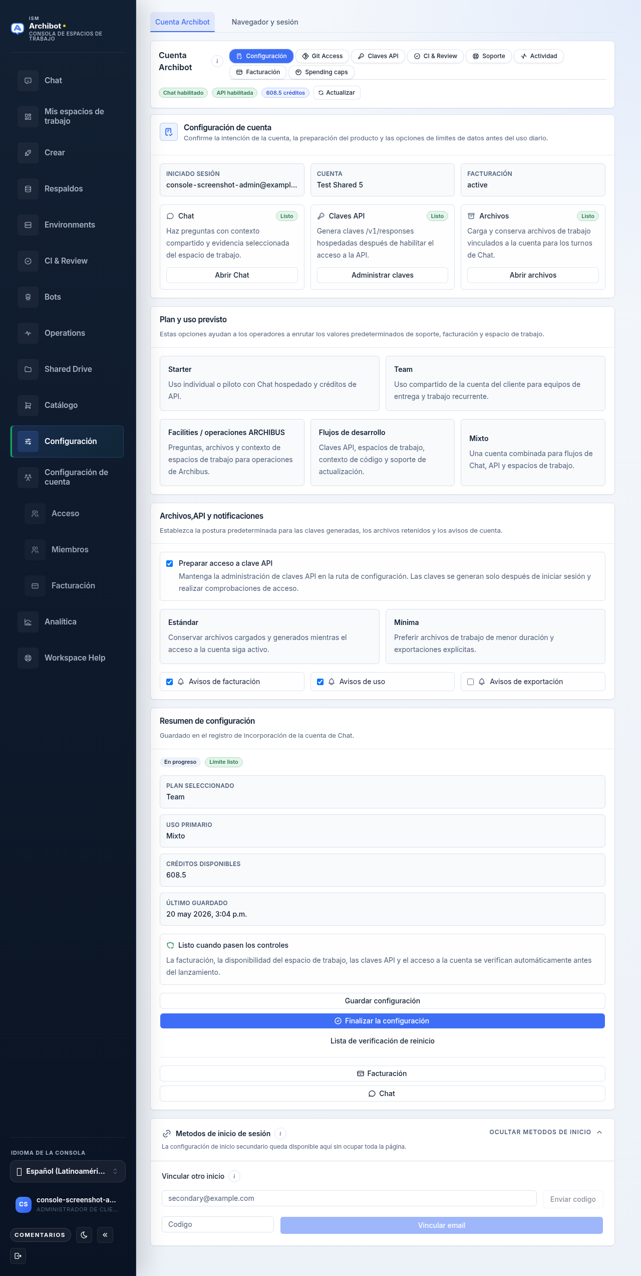 La pestaña Configuración dentro de la sección de cuenta de Archibot en Configuración, que muestra la tarjeta de configuración de cuenta, las opciones de plan y uso previsto, y el panel lateral de resumen de Configuración.